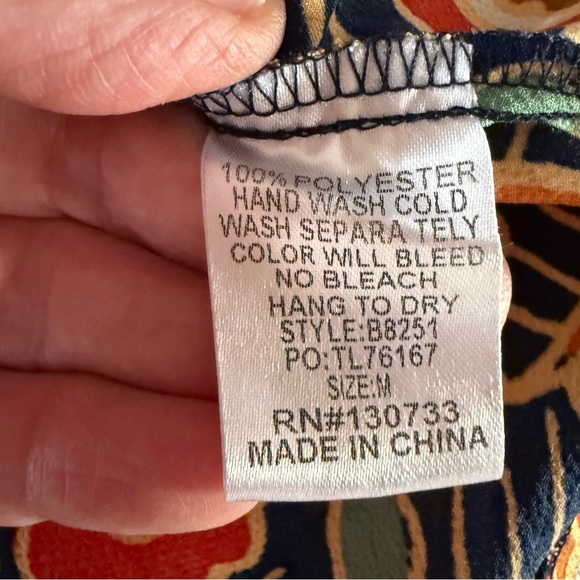 Umgee Paisley Blouse Ruffle Neck Long Sleeve Gold/Navy Satin-like Women’s Medium - Picture 10 of 11